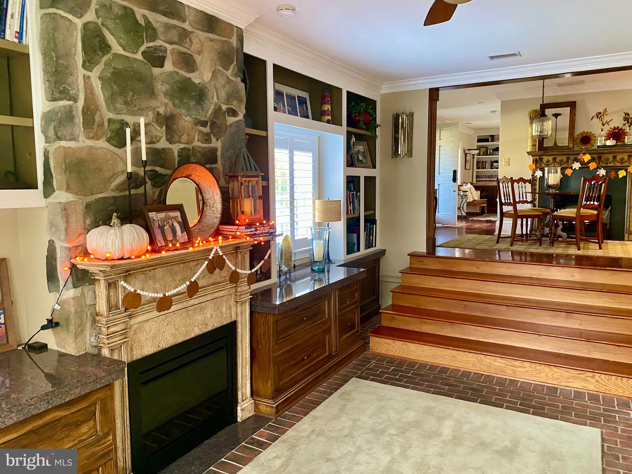 335 Dubois Rd