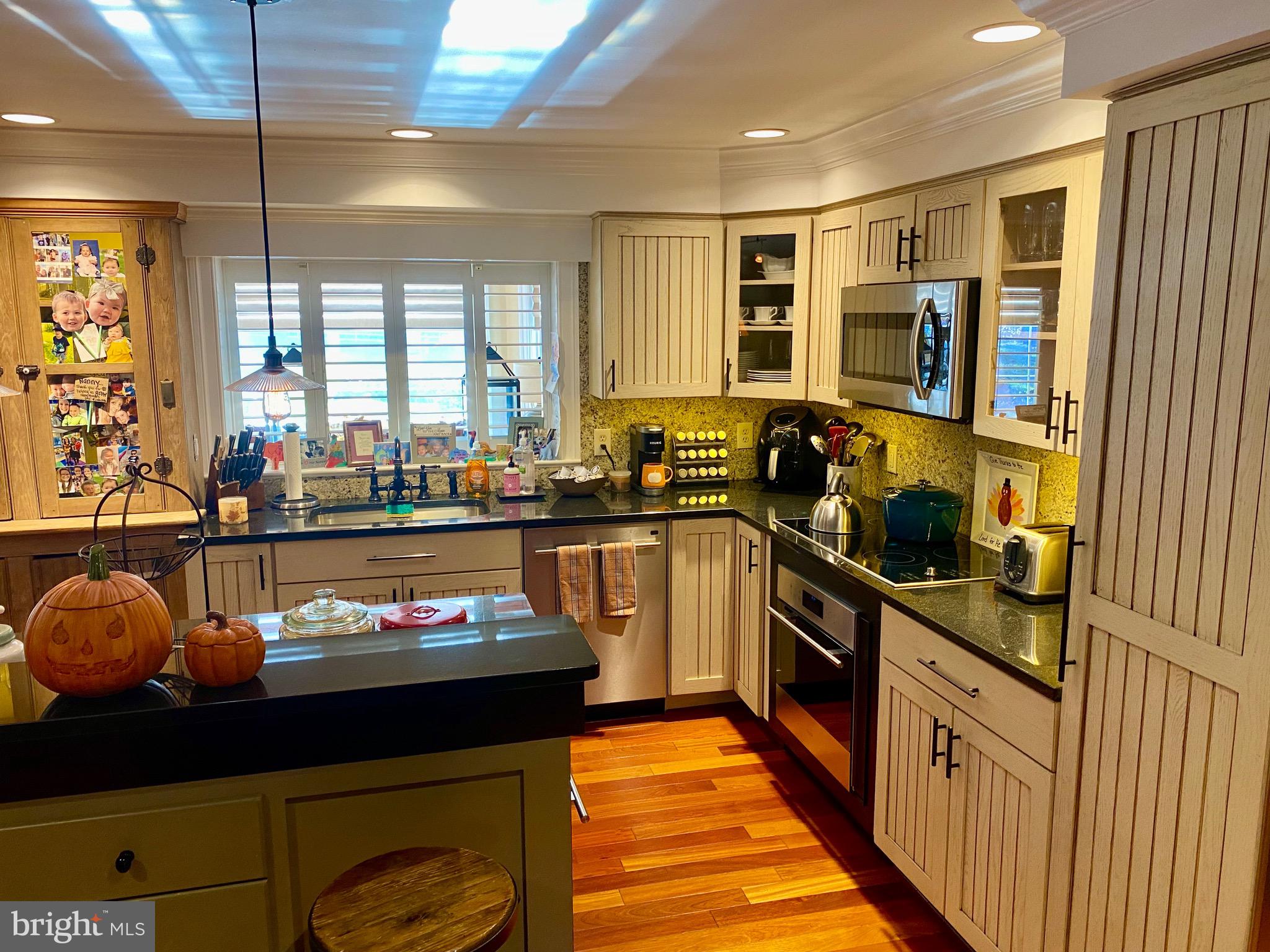 335 Dubois Rd