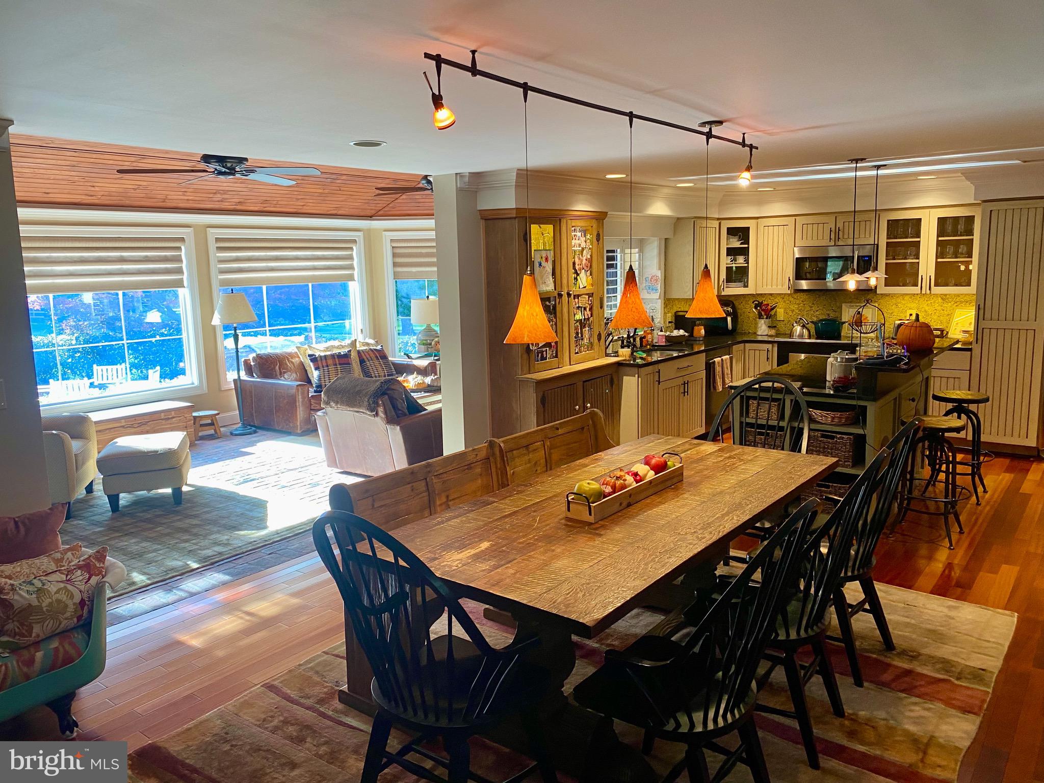 335 Dubois Rd