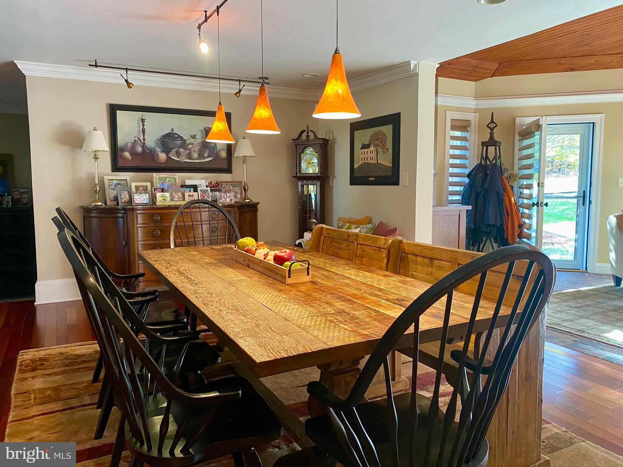 335 Dubois Rd