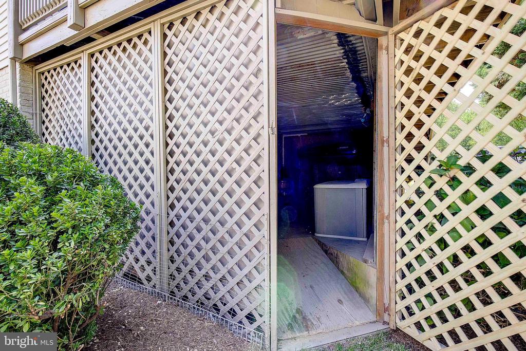 1521 Pearl Ave