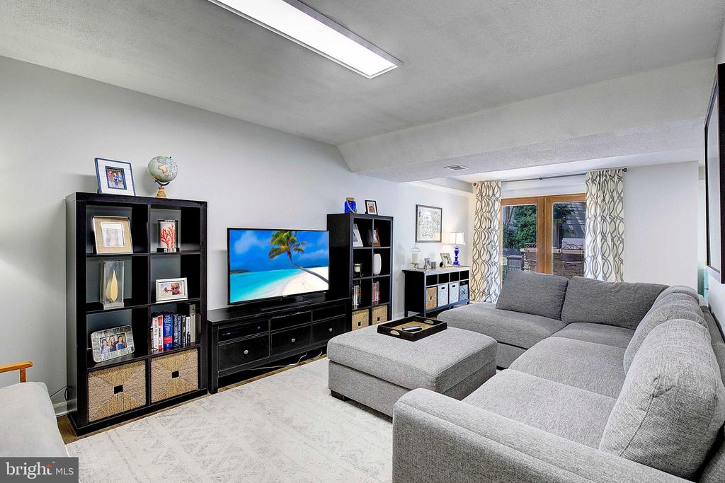 1521 Pearl Ave