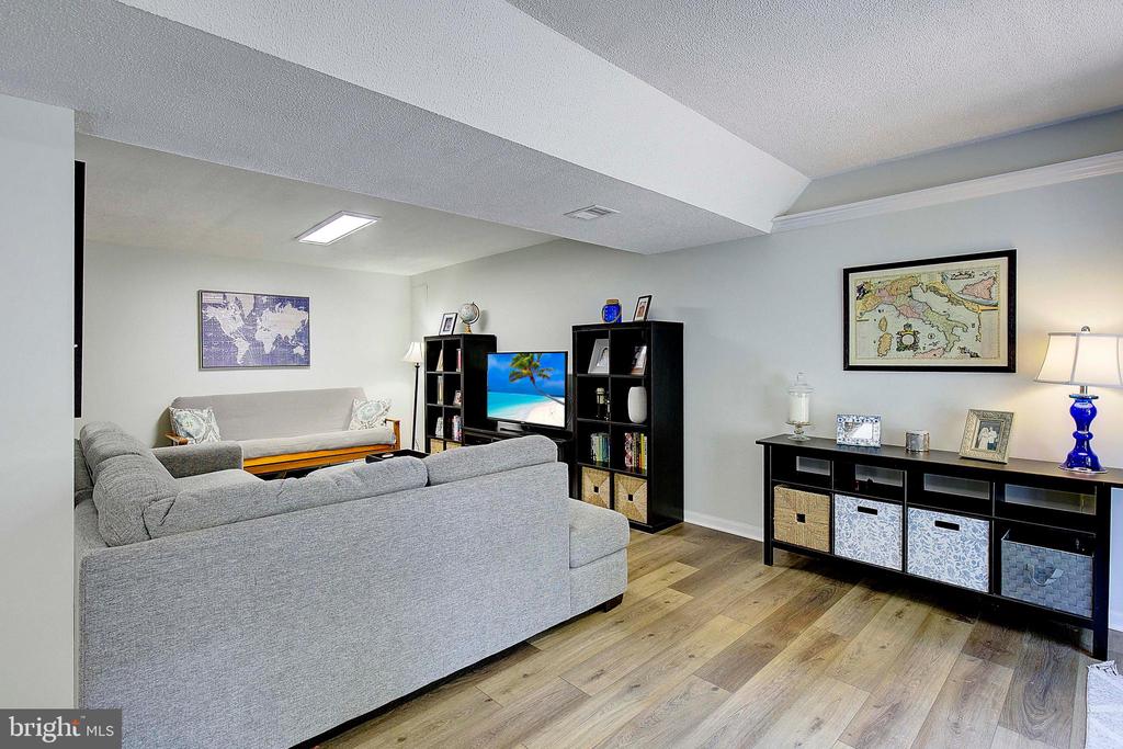 1521 Pearl Ave