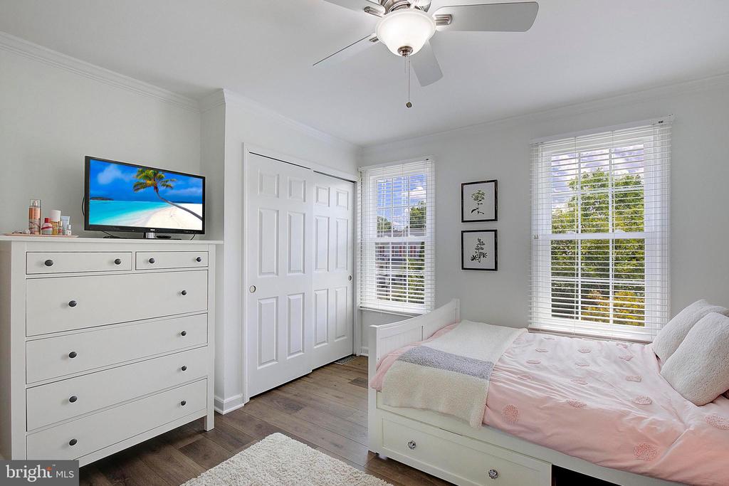 1521 Pearl Ave