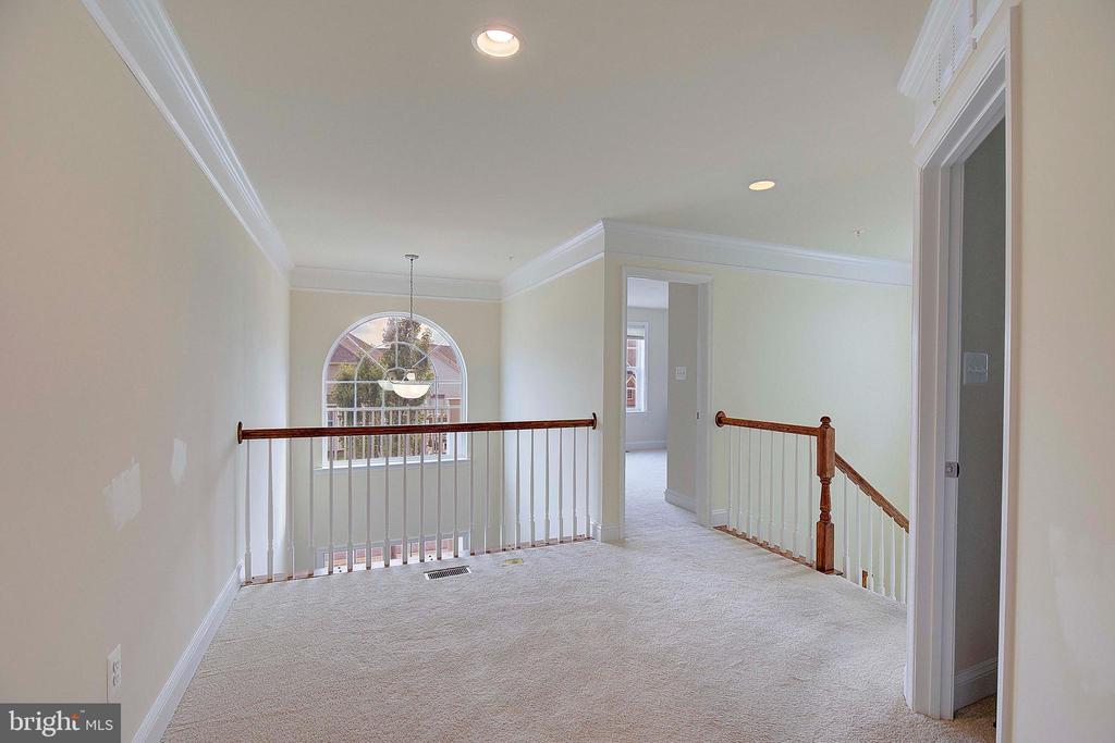 710 Highland Meadows Dr