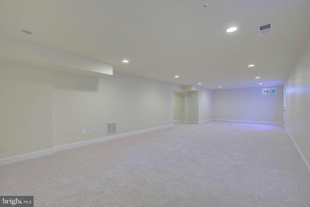 710 Highland Meadows Dr