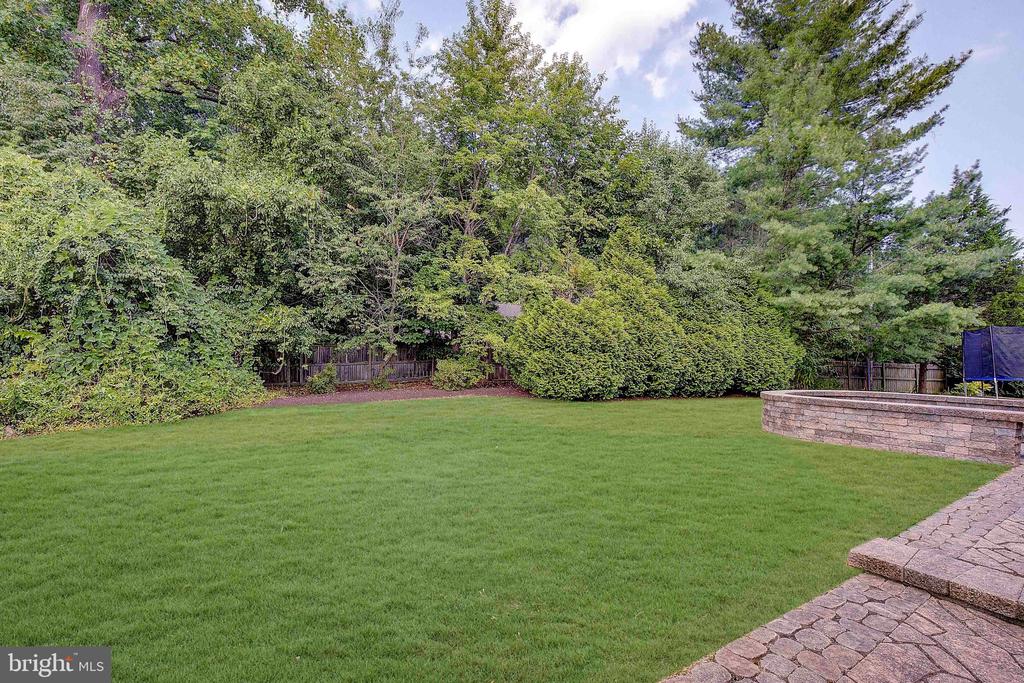 710 Highland Meadows Dr