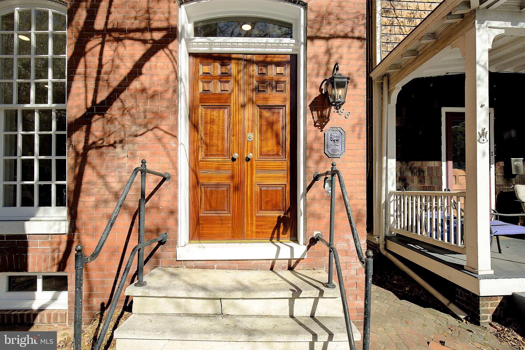 196 Duke Of Gloucester St