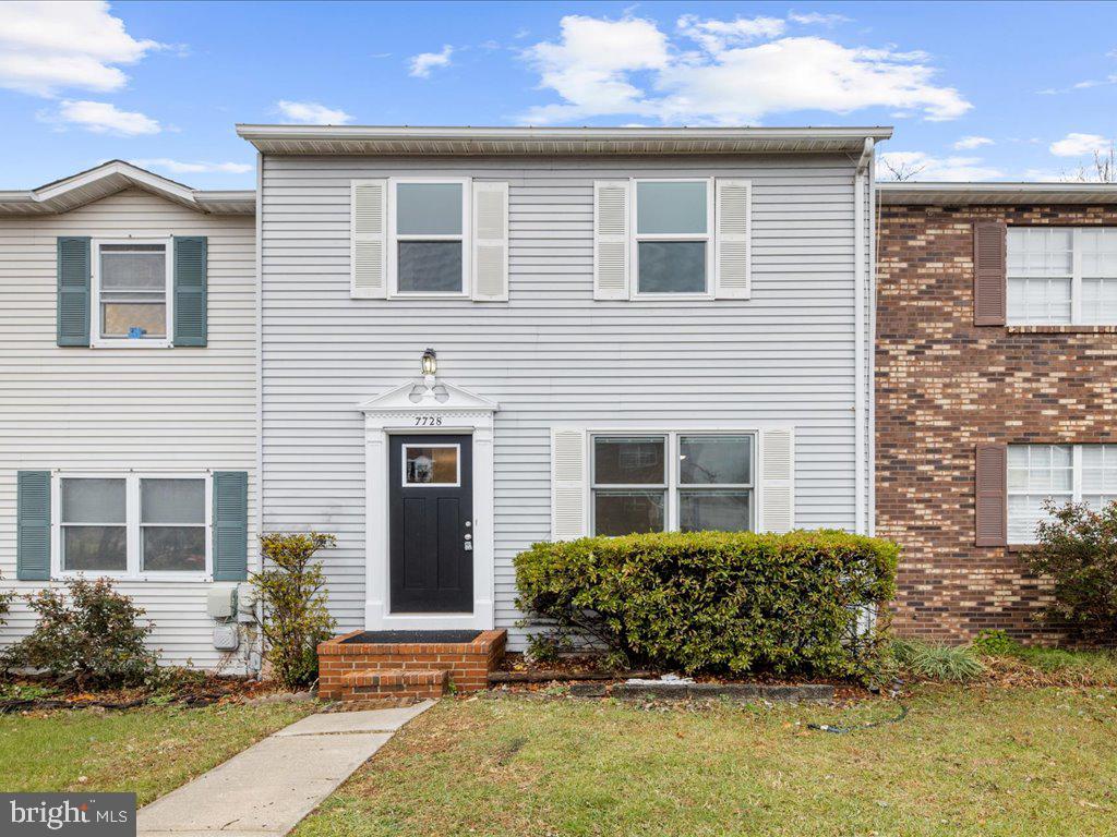 7728 MOONFALL CT