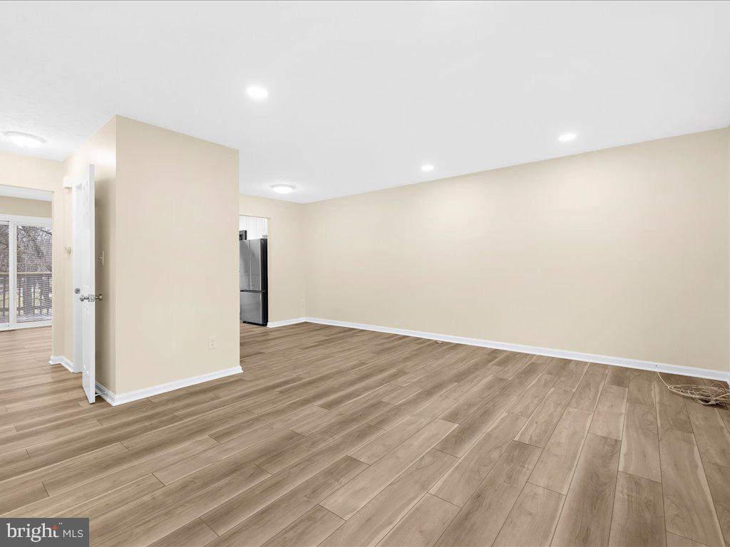 7728 MOONFALL CT