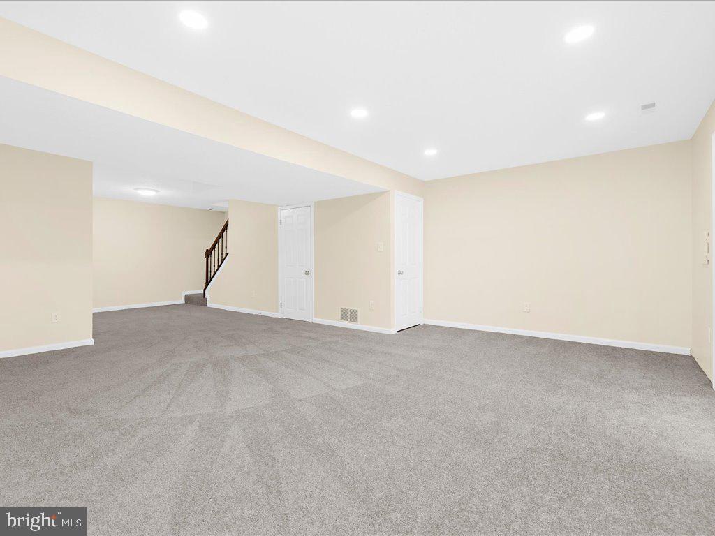7728 MOONFALL CT