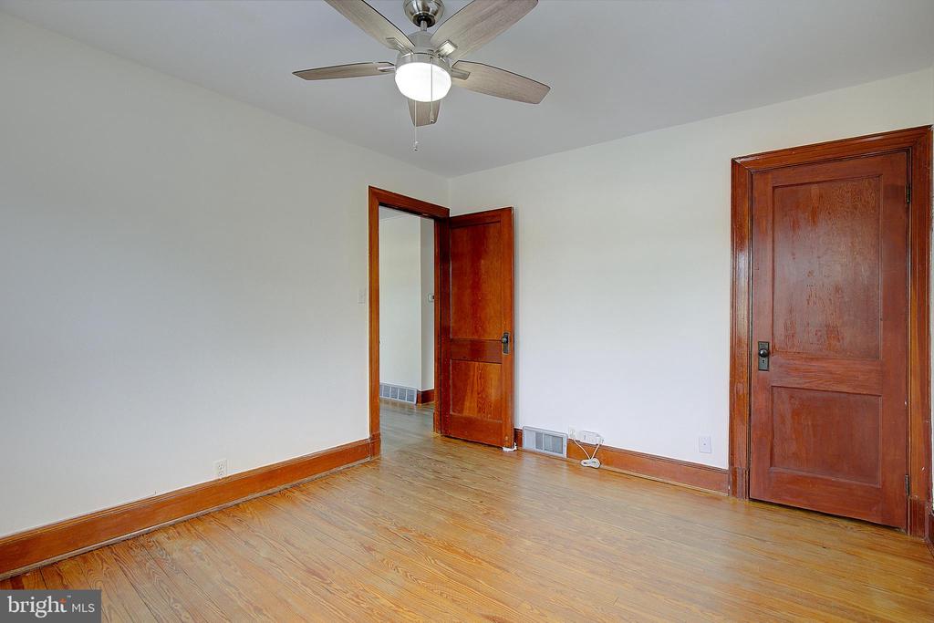 1147 Tyler Ave