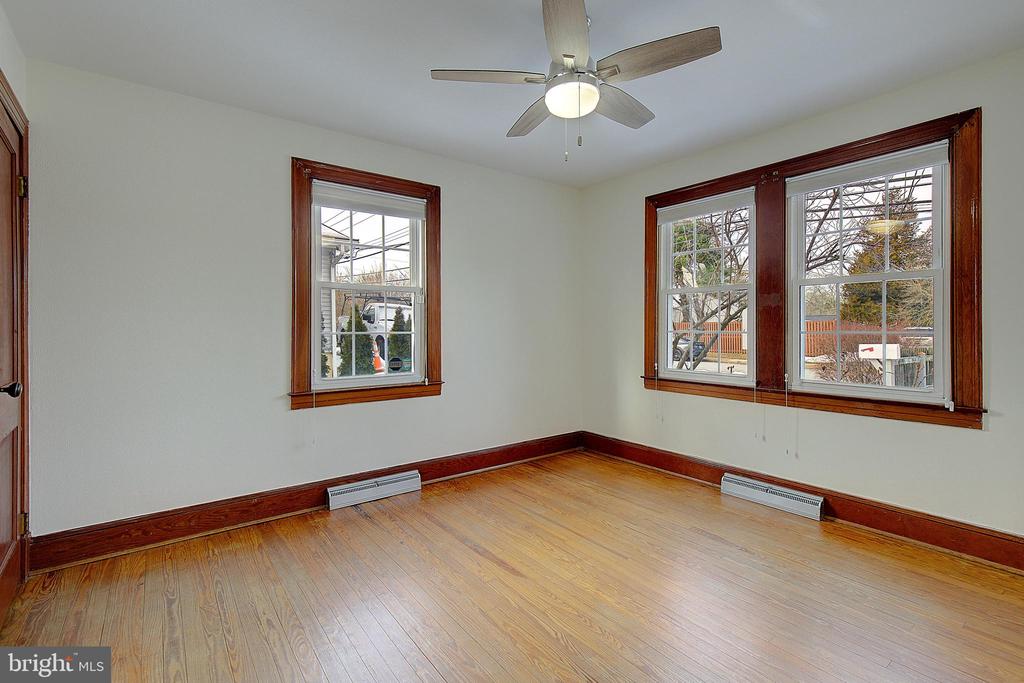 1147 Tyler Ave