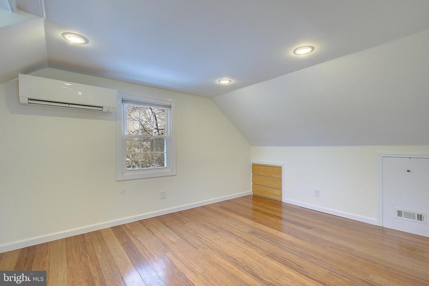 1147 Tyler Ave
