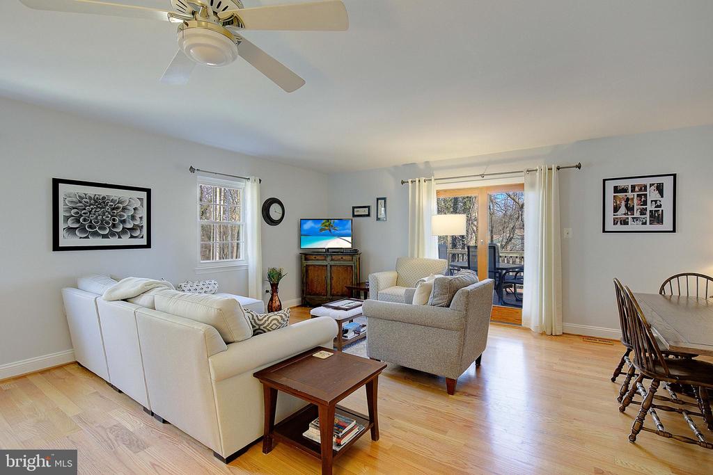 13 Mooring Point Ct