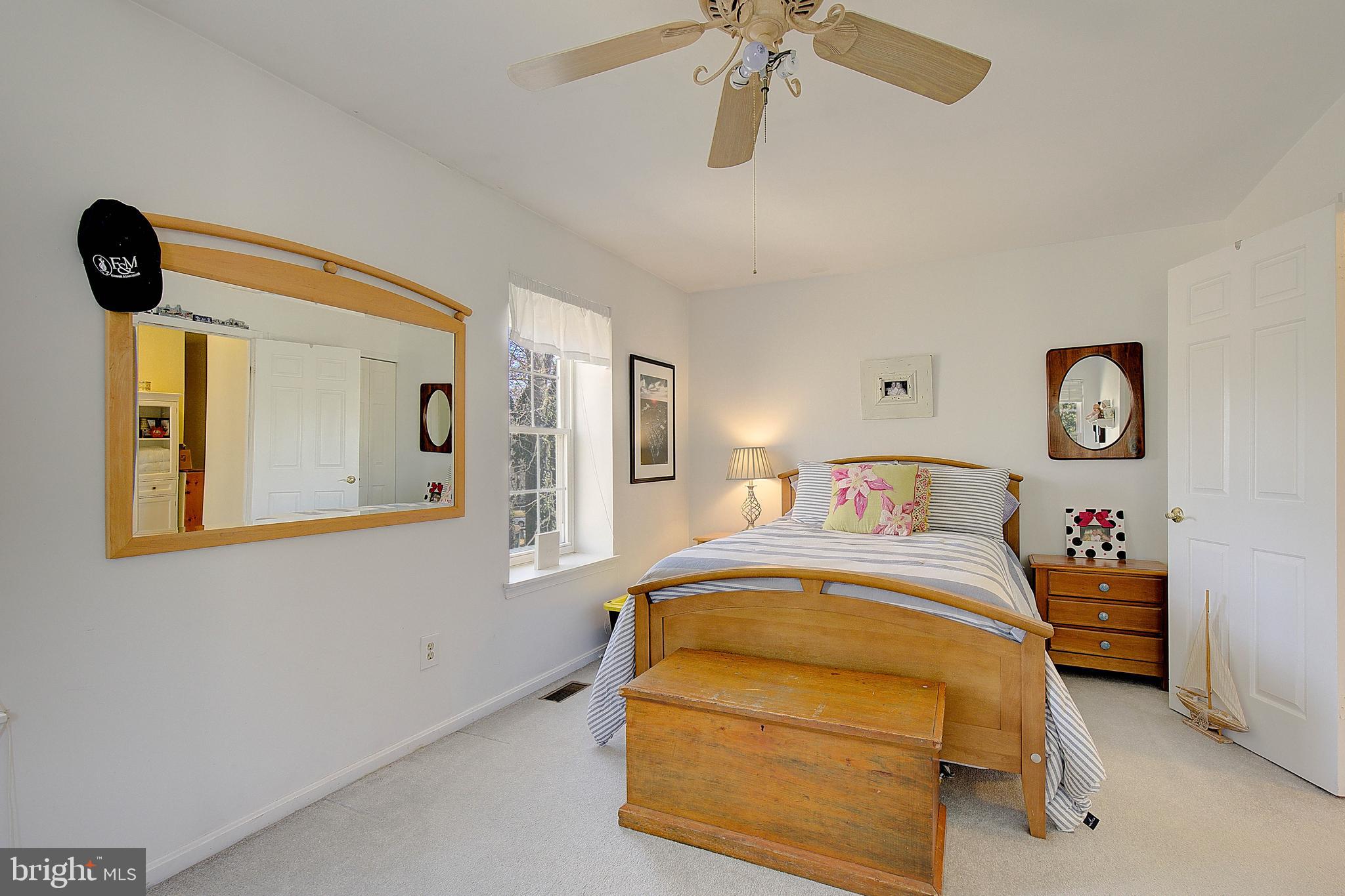 13 Mooring Point Ct