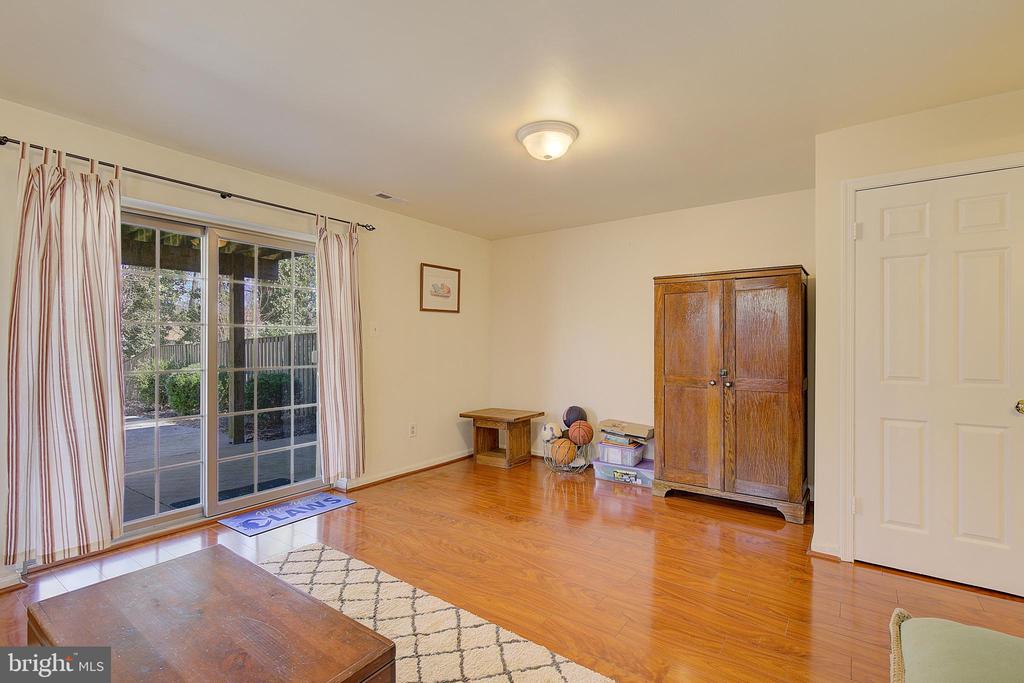 13 Mooring Point Ct