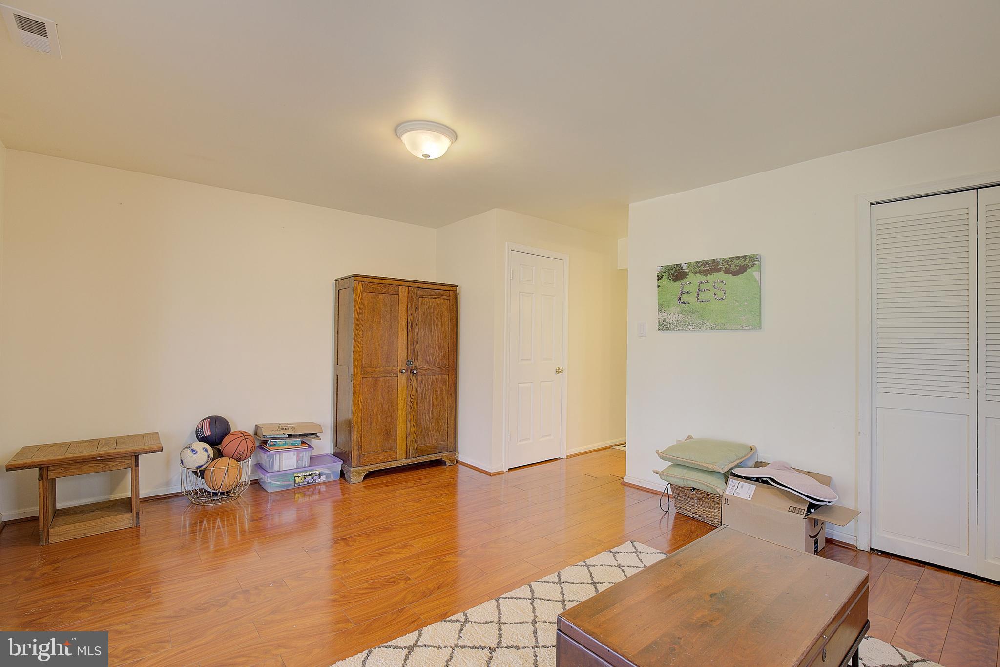 13 Mooring Point Ct
