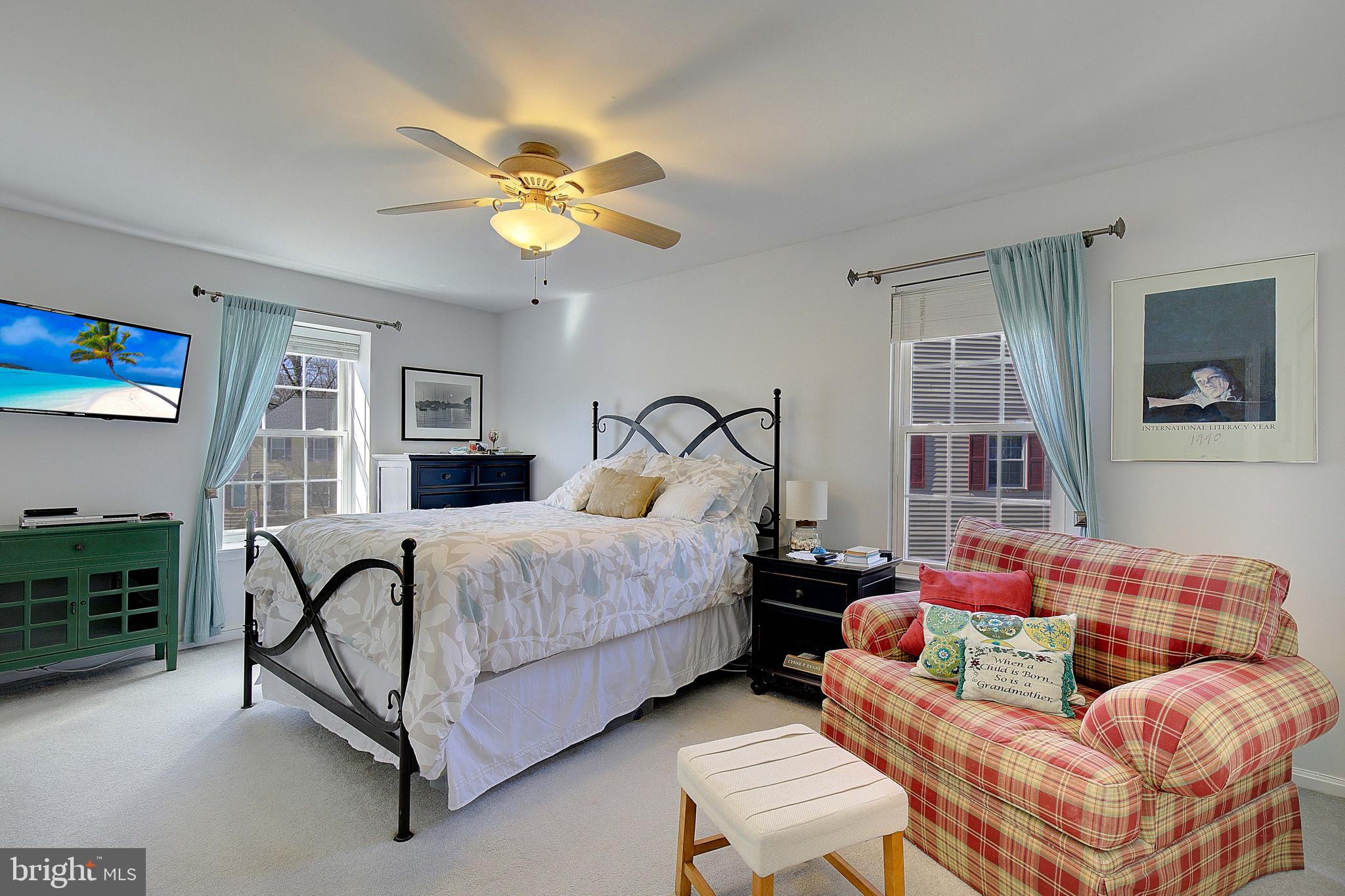 13 Mooring Point Ct