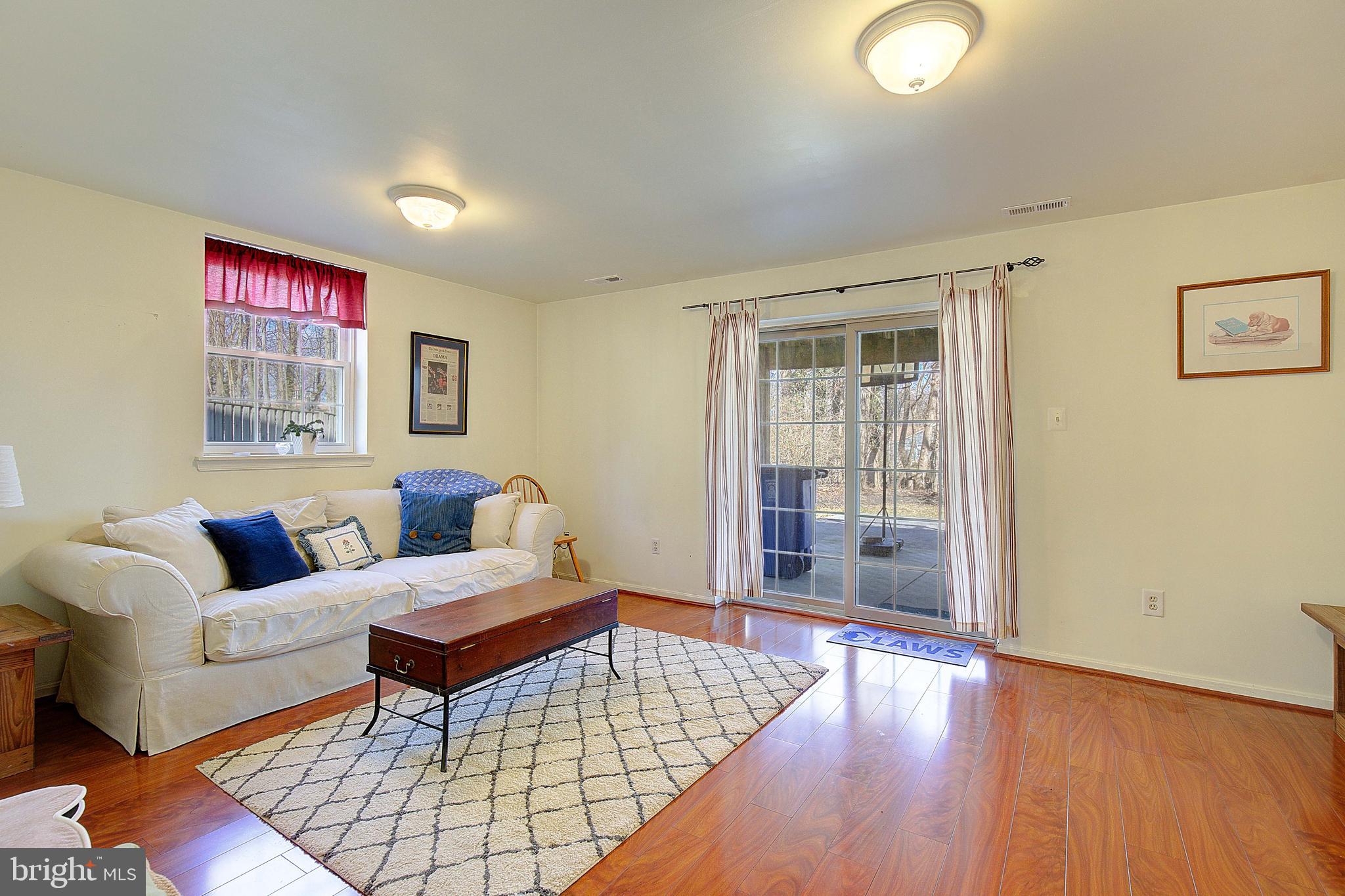 13 Mooring Point Ct