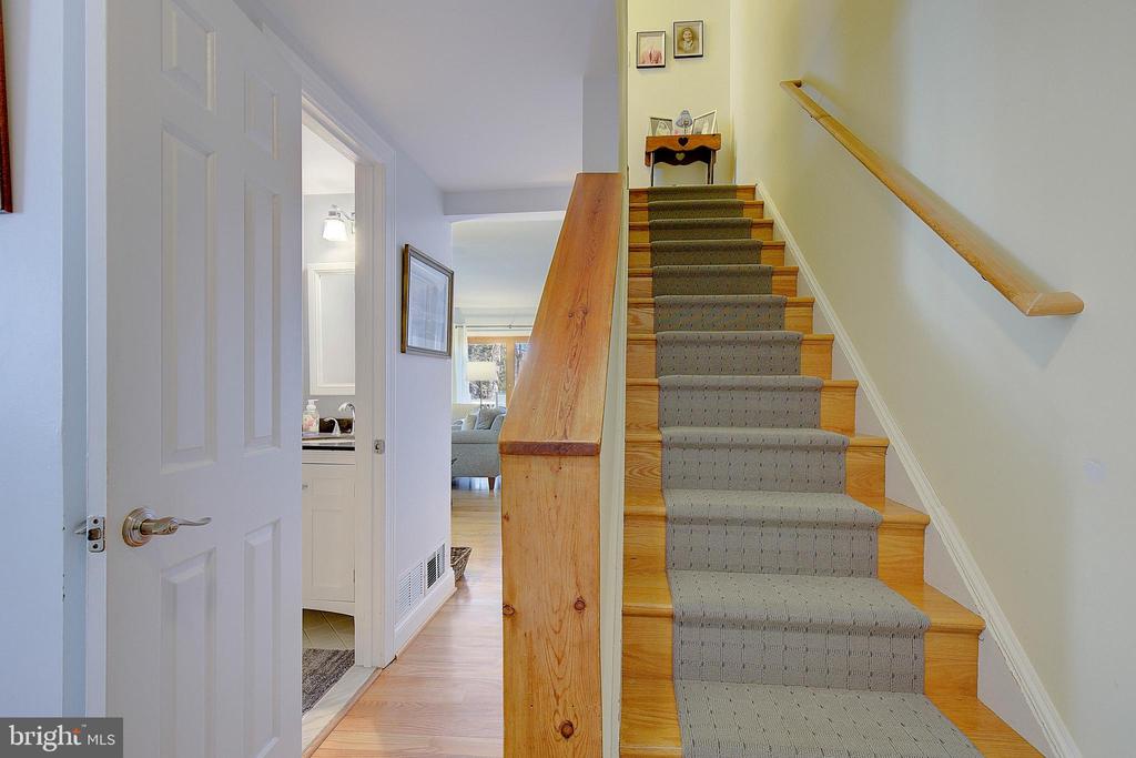 13 Mooring Point Ct