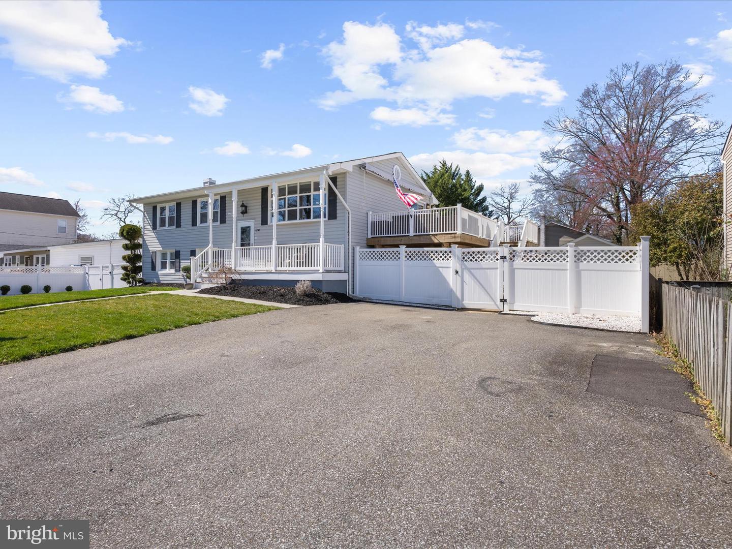 1738 Fairhill Dr