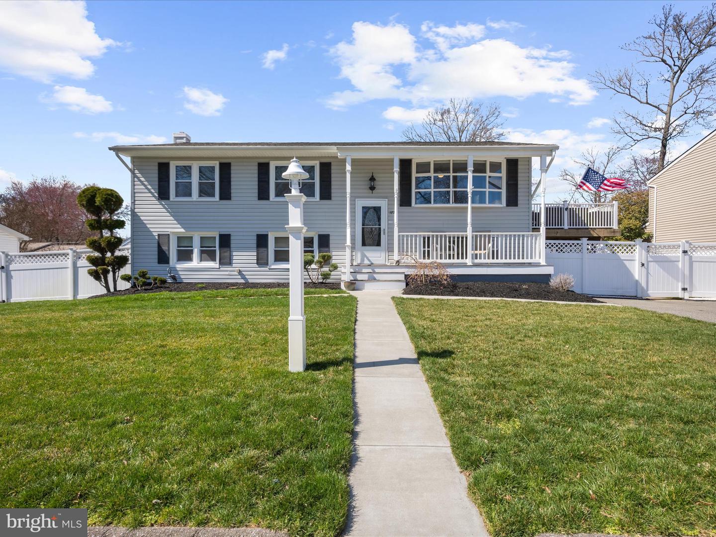 1738 Fairhill Dr