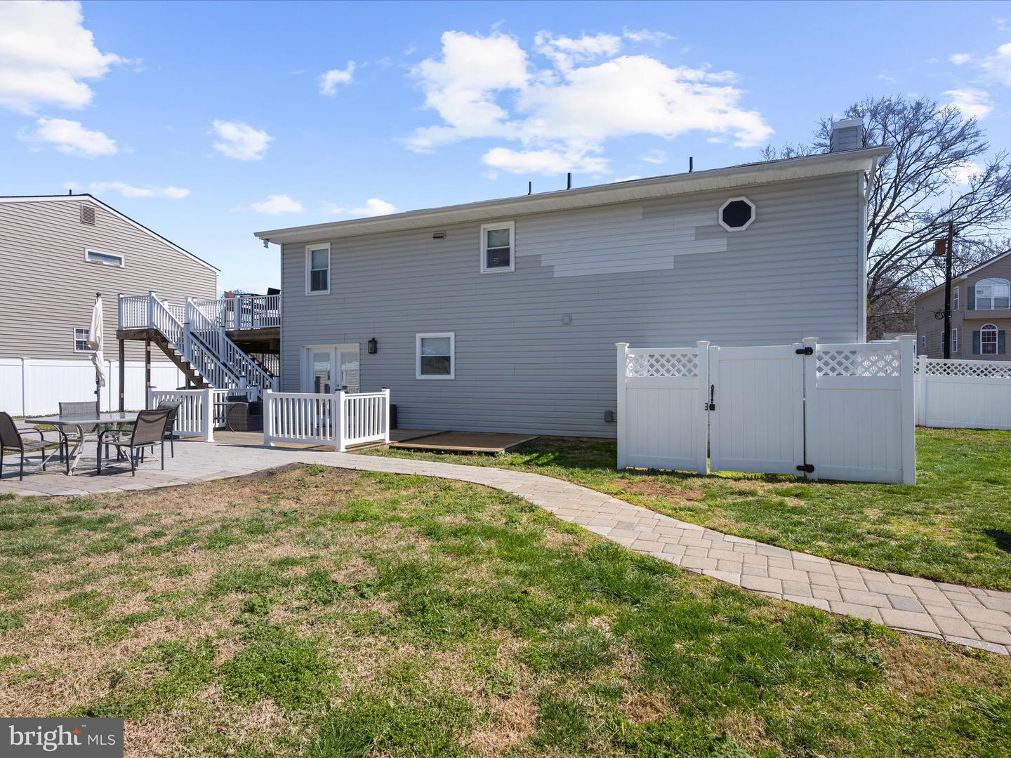 1738 Fairhill Dr