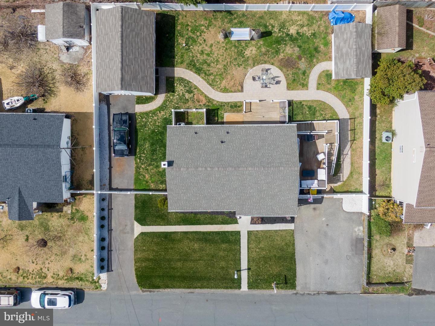 1738 Fairhill Dr