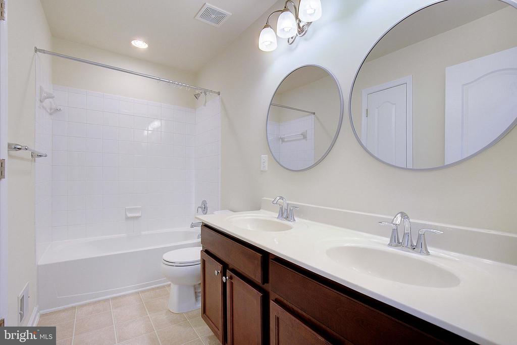 631 Highland Farms Cir