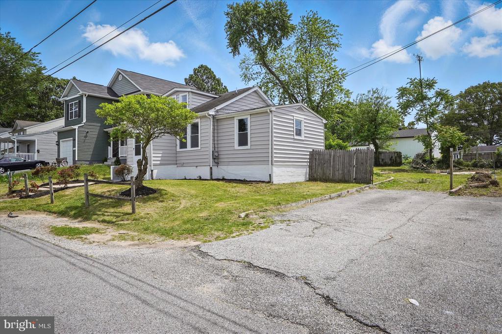 104 Queen Anne Rd
