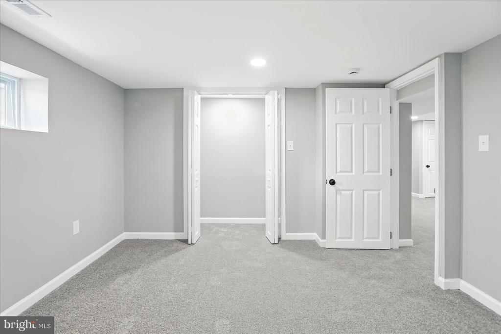 104 Queen Anne Rd