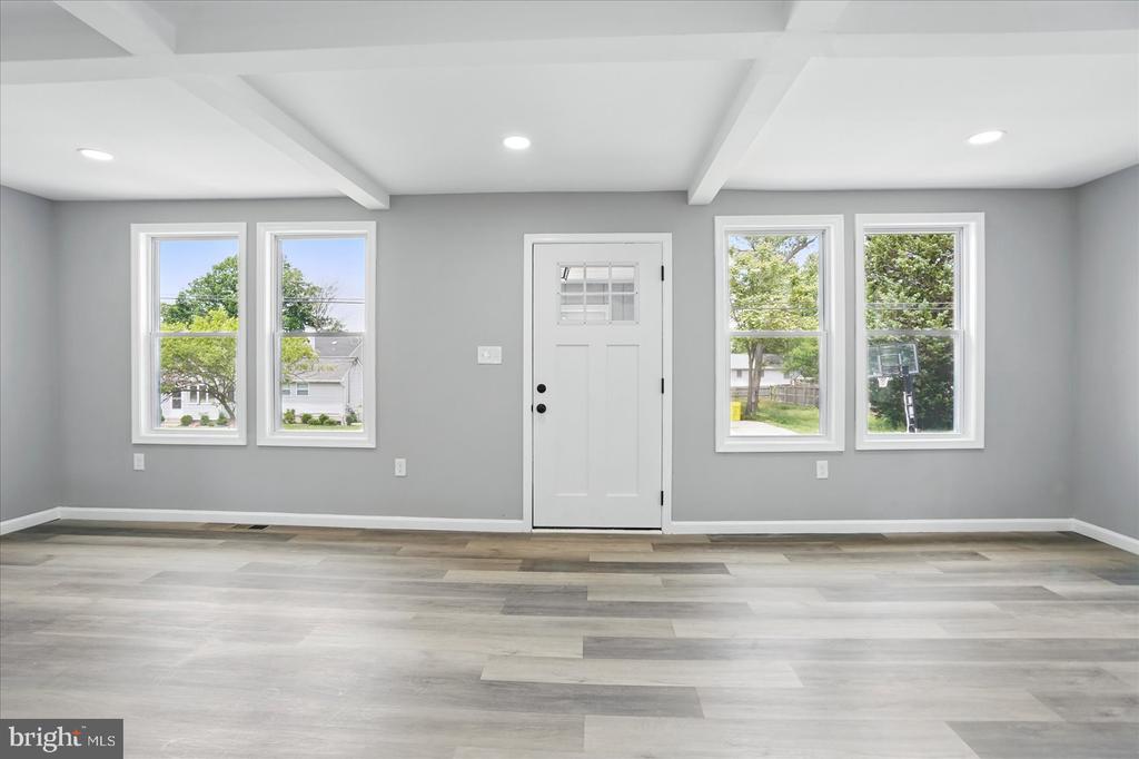 104 Queen Anne Rd