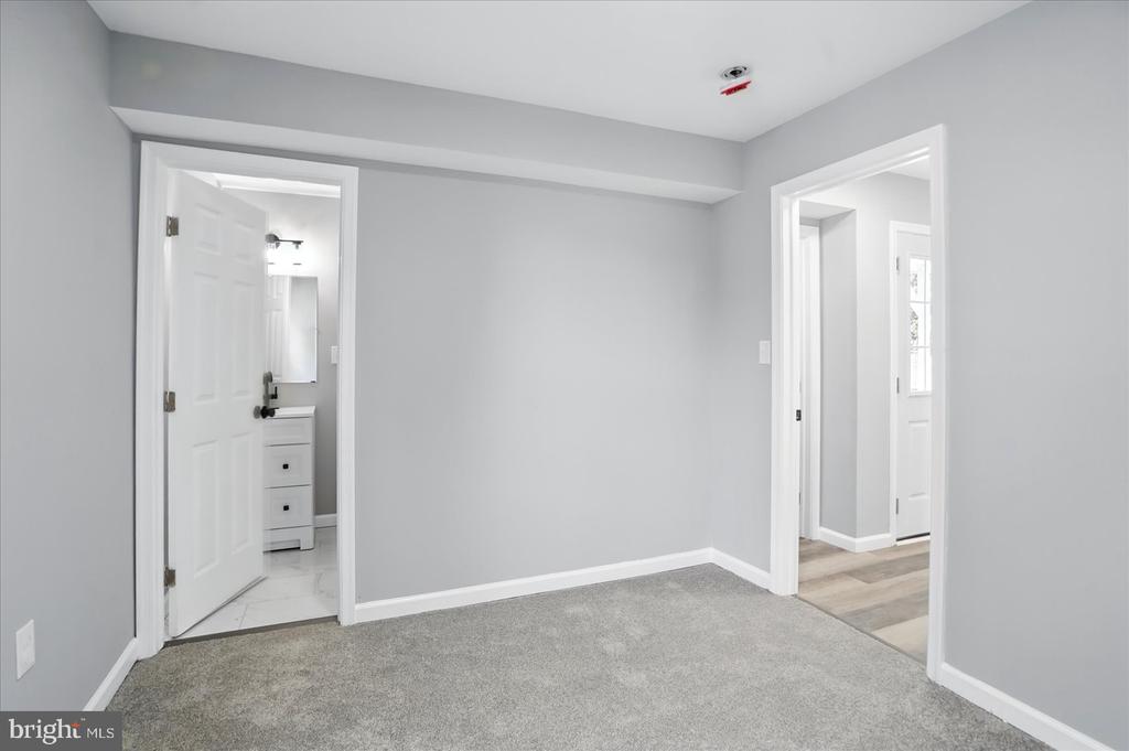 104 Queen Anne Rd