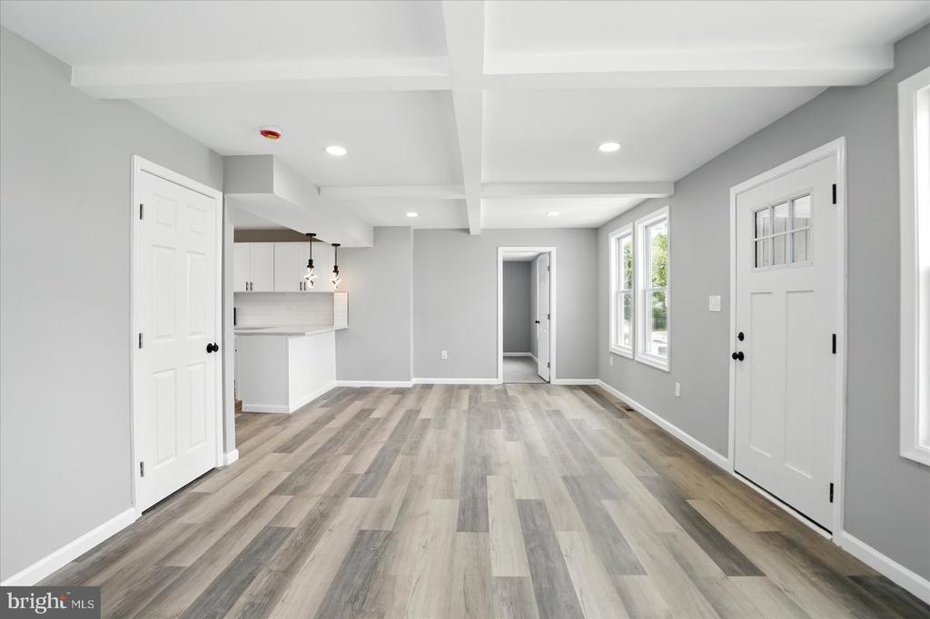 104 Queen Anne Rd