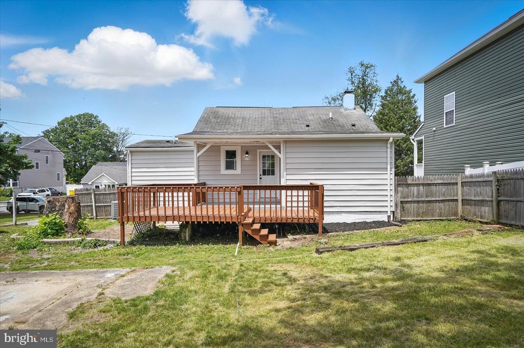 104 Queen Anne Rd
