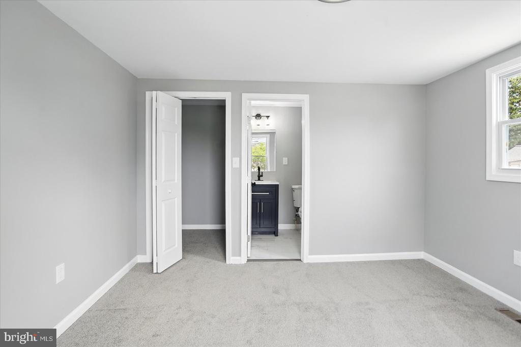 104 Queen Anne Rd