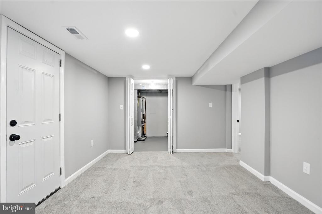 104 Queen Anne Rd