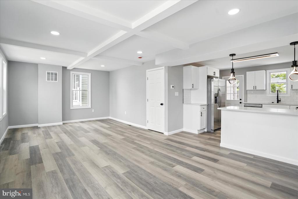104 Queen Anne Rd