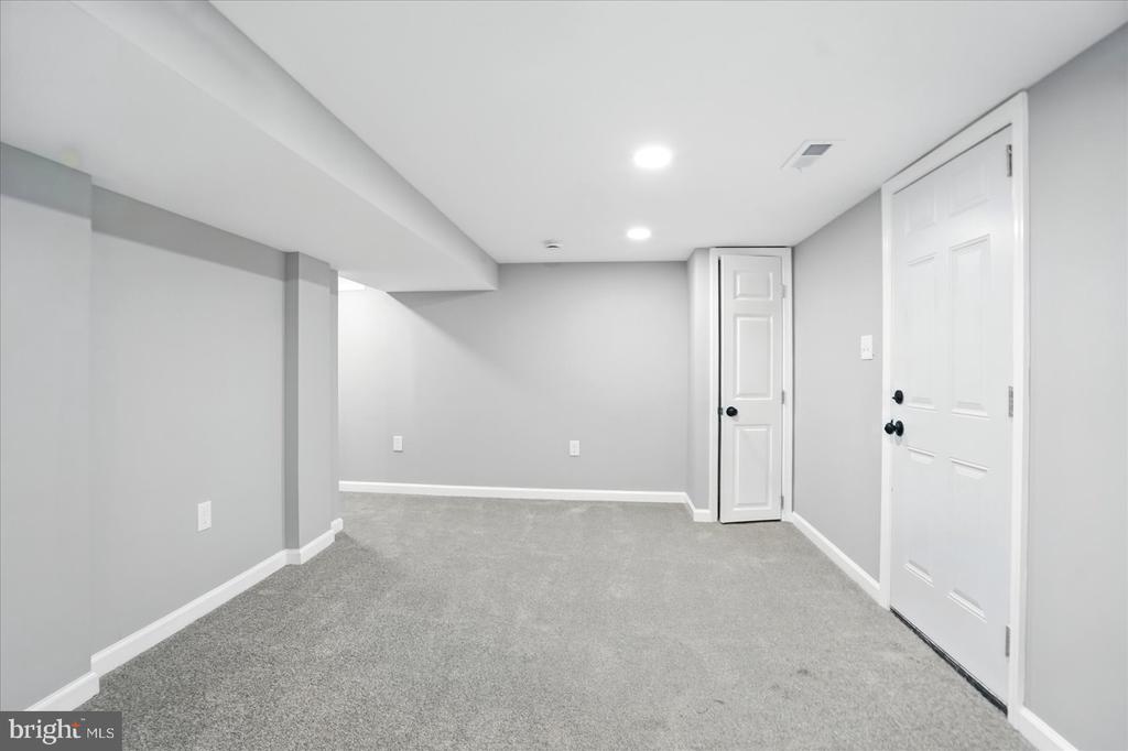 104 Queen Anne Rd