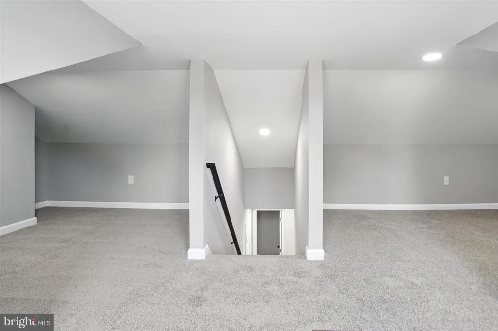 104 Queen Anne Rd