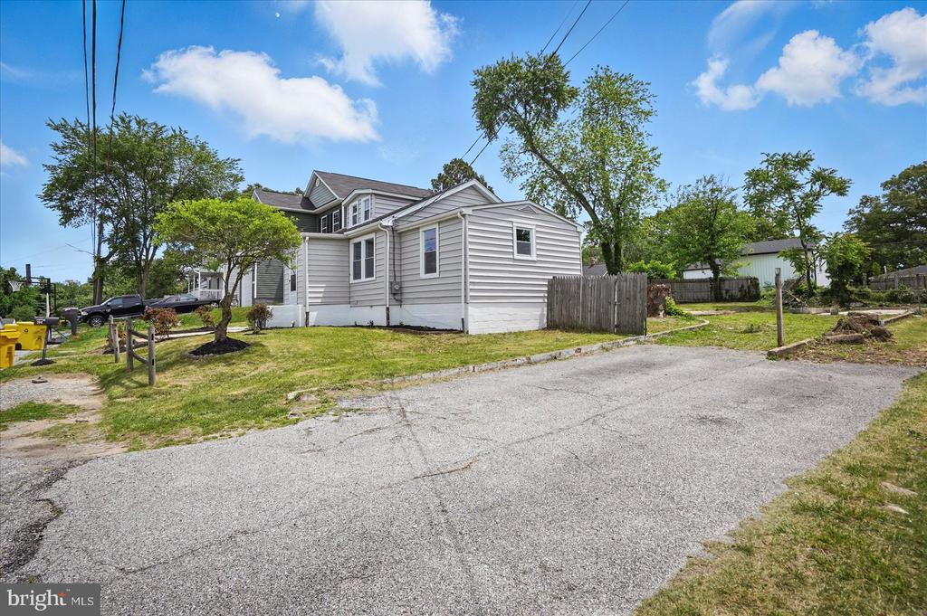 104 Queen Anne Rd