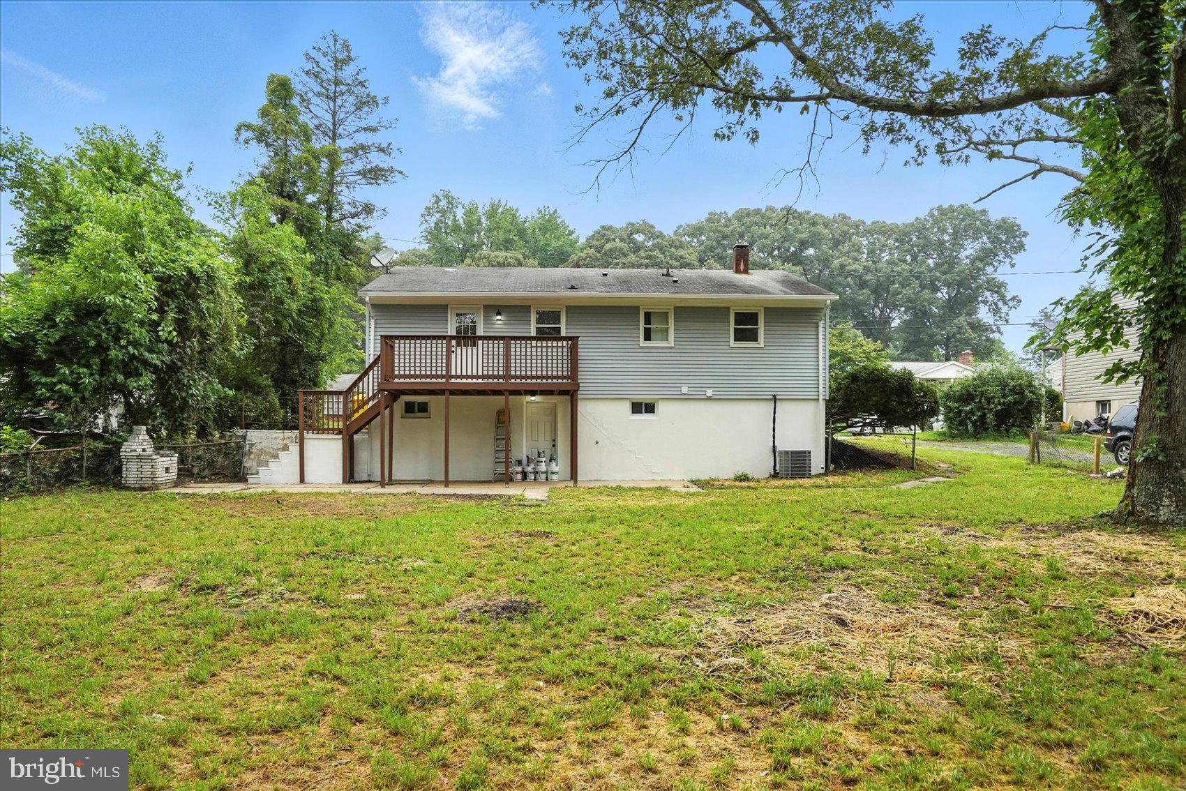 1415 Larch Rd