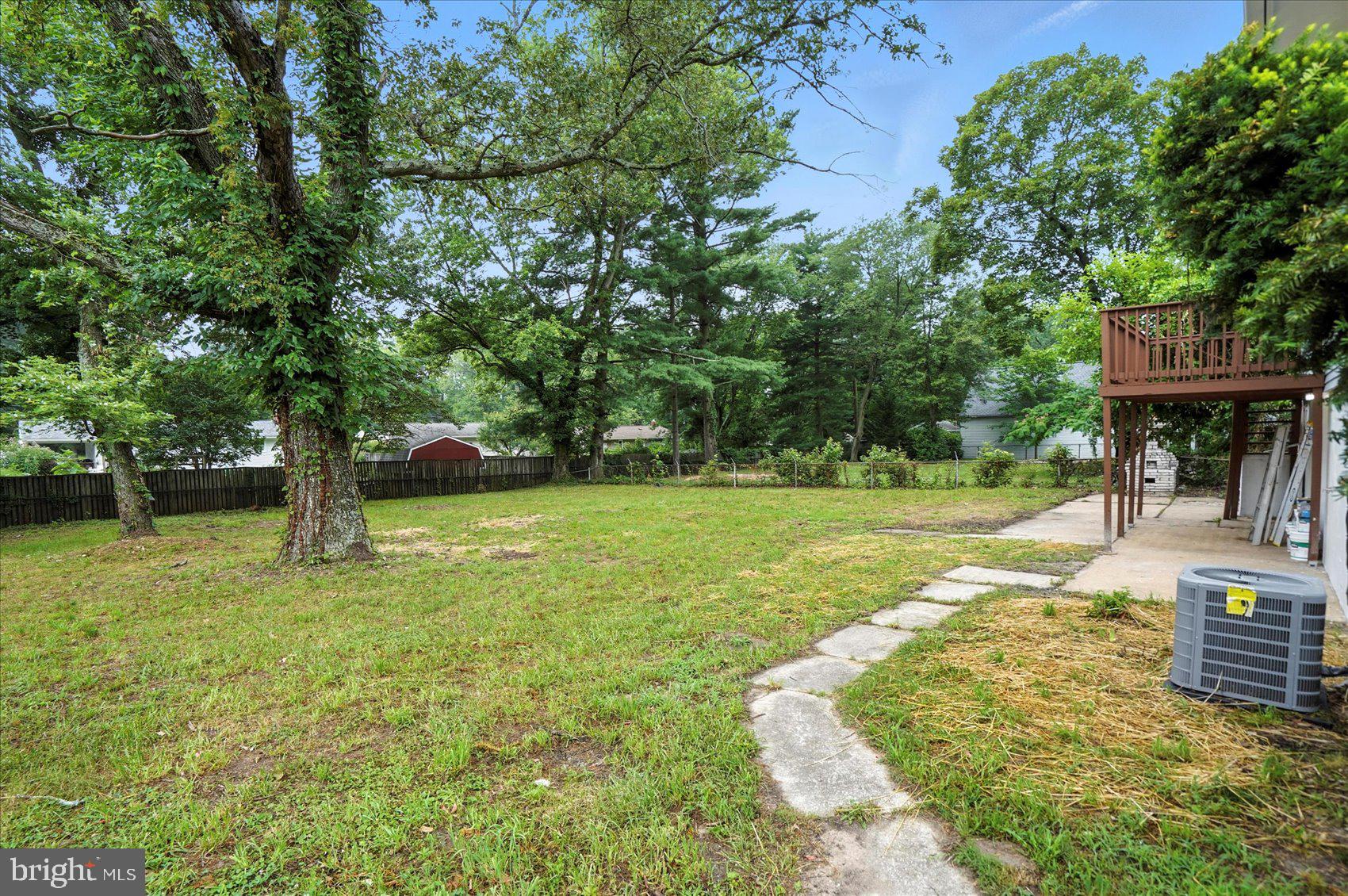 1415 Larch Rd