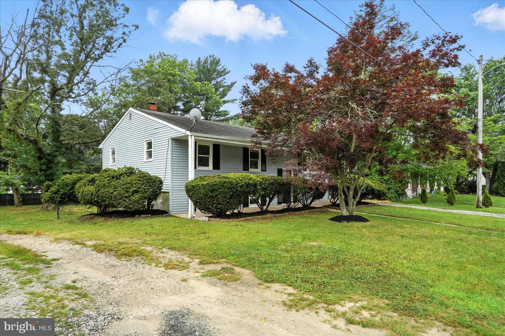 1415 Larch Rd