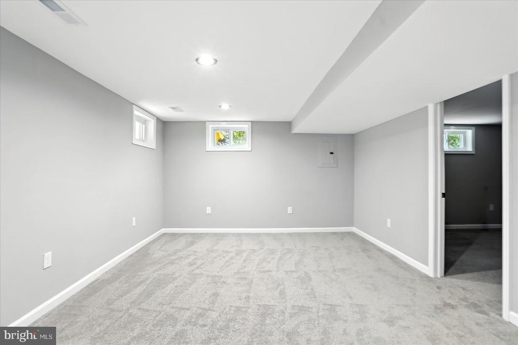 1415 Larch Rd