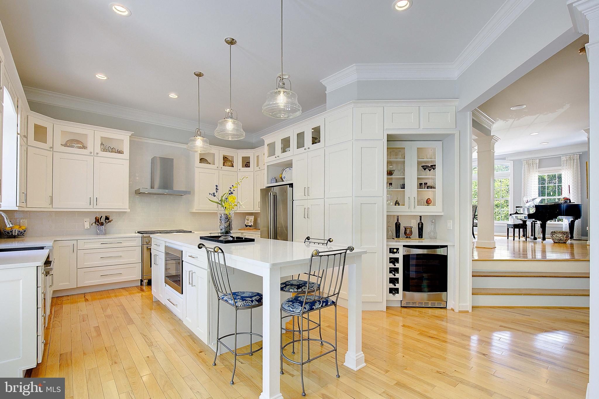 210 Bowen Ct