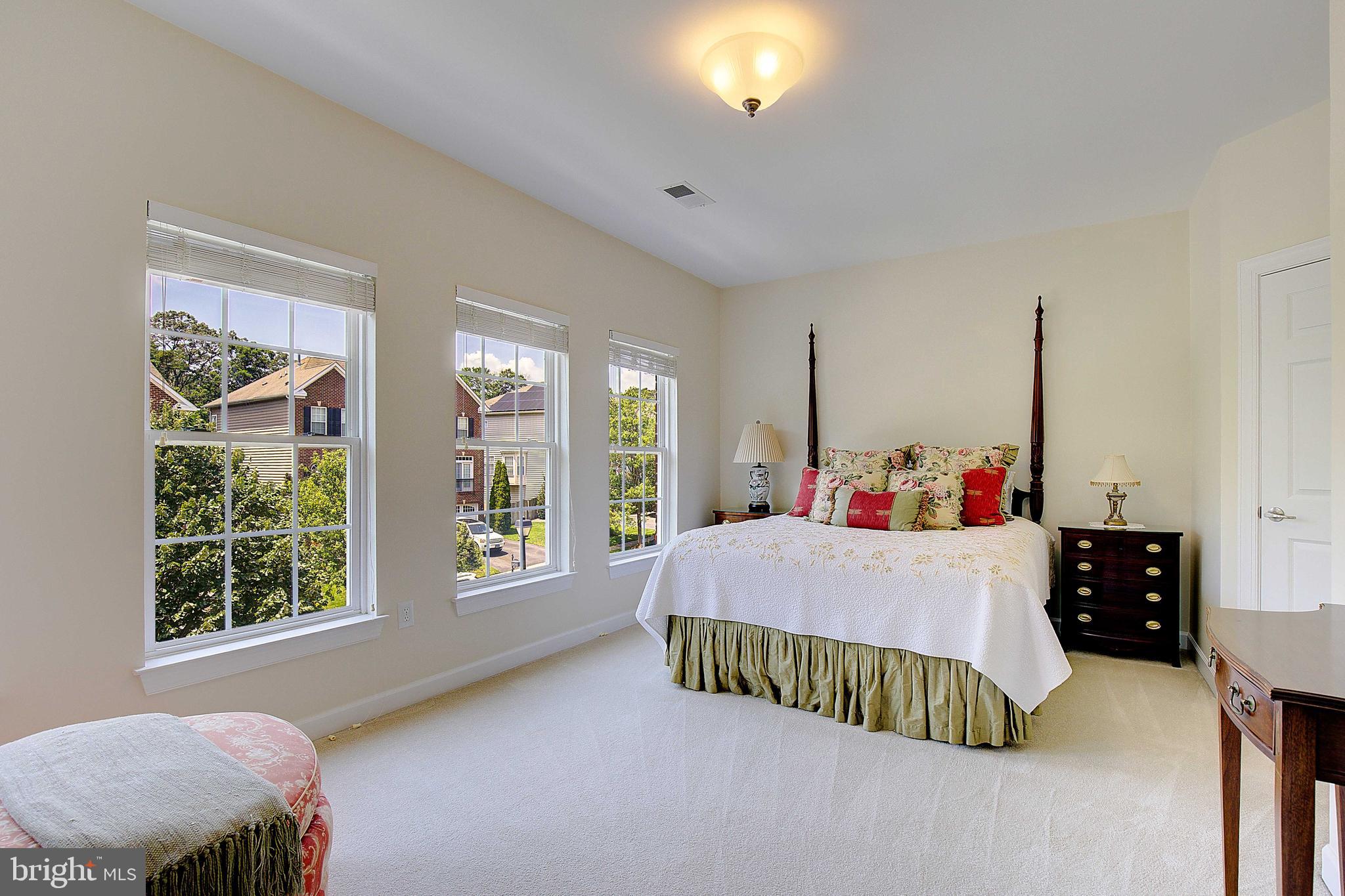 210 Bowen Ct