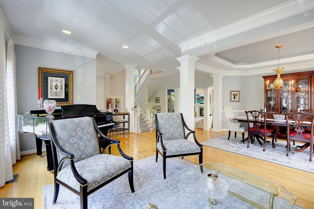 210 Bowen Ct