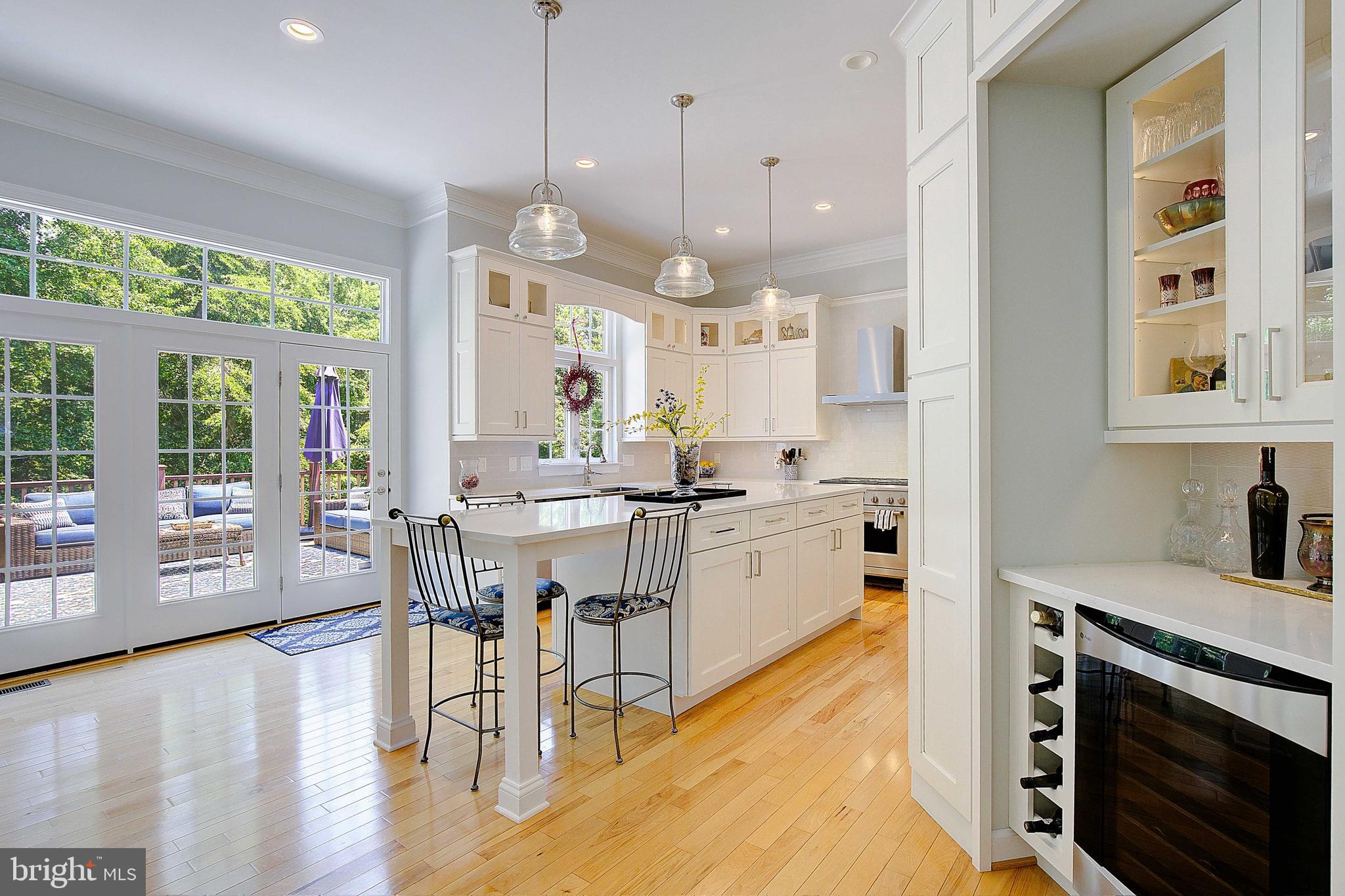 210 Bowen Ct